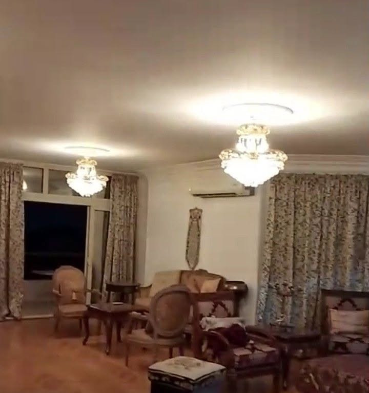 للبيع  الحاله جيده+01142259075
في المهندسين 
 واتنين صغيرين  بلاستك  هدياا


**إذا كنت صاحب هذا الإعلان وتريد حذفه لأي سبب، رجاءا أرسل رسالة إلى الدعم الفني**