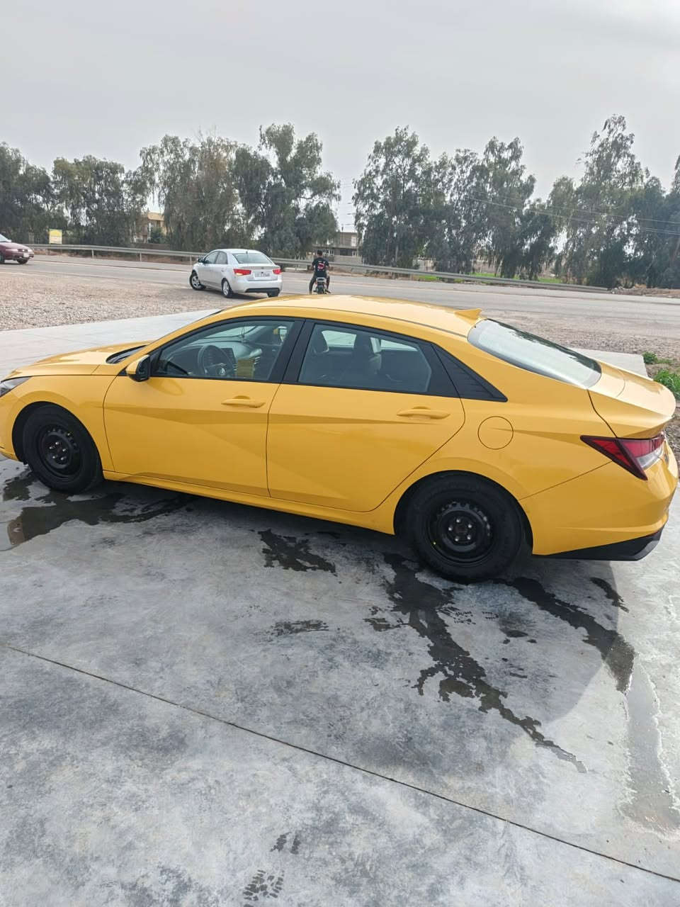 السلام عليكم النترا موديل 2021 وراد امريكي بدون حادث وبدون غرق للبيع رقم بغداد بأسمي السعر 155 وبيهة مجال للاستفسار *********** مكاني بغداد حي أور
