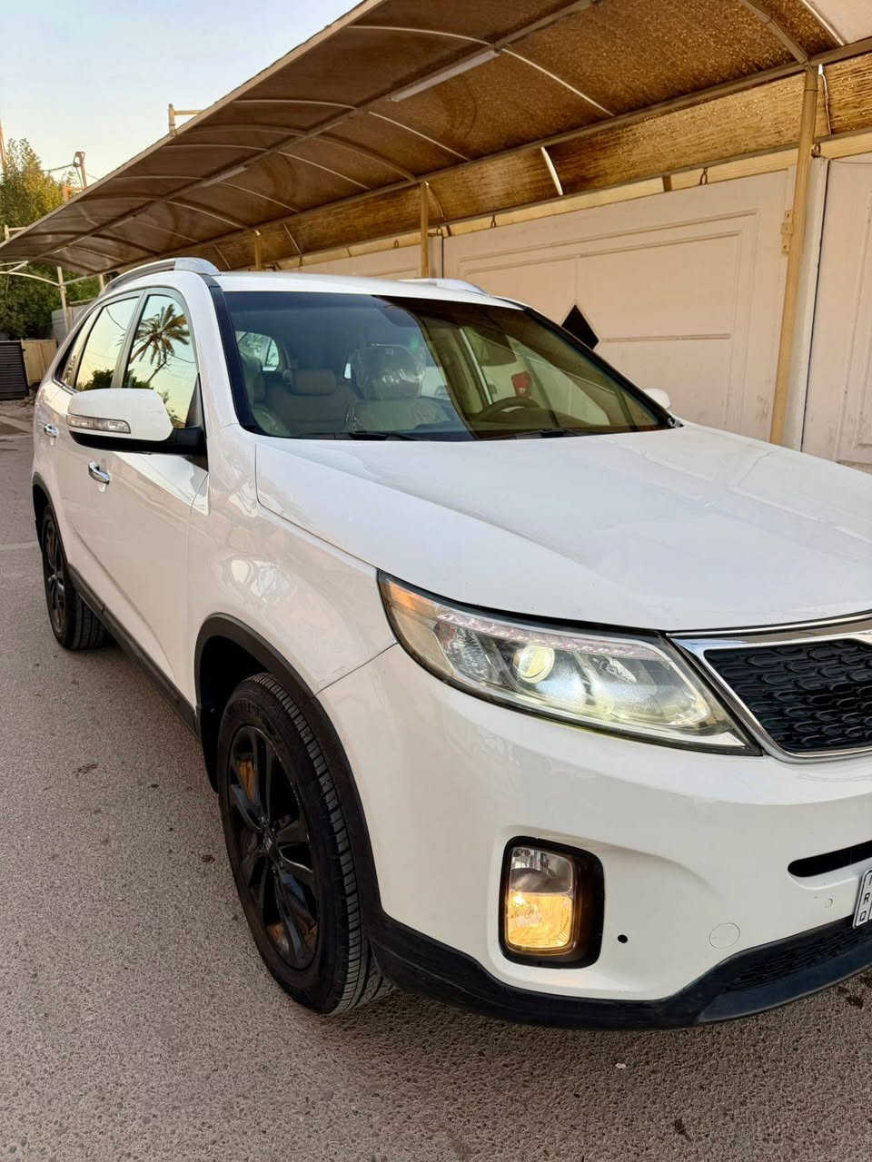 السلام عليكم
كيا سورنتو 2015 وارد خليجي 
رقم بغداد بأسمي رقم انكليزي تحويل ثاني يوم 
السياره فول مواصفات عدا البانورما 6سلندر 7 راكب 3 قطع تبريد بصمه كشنات جلد كشن كهربائي بيجي اشاير بالمري  شفط لد امامي خلفي  شاشه كامره السياره جديده جداً مكينه كير  تبريد حداديه تخم تاير كله جاهزه  وكعت عليها سقيفه وصبغت نص القماره وصفحه السايق بدون دواخل السياره مكفوله من الجفيه والگلبه 
المكان بغداد
 السعر139 وبي مجال بسيط 
رقم الهاتف ***********
