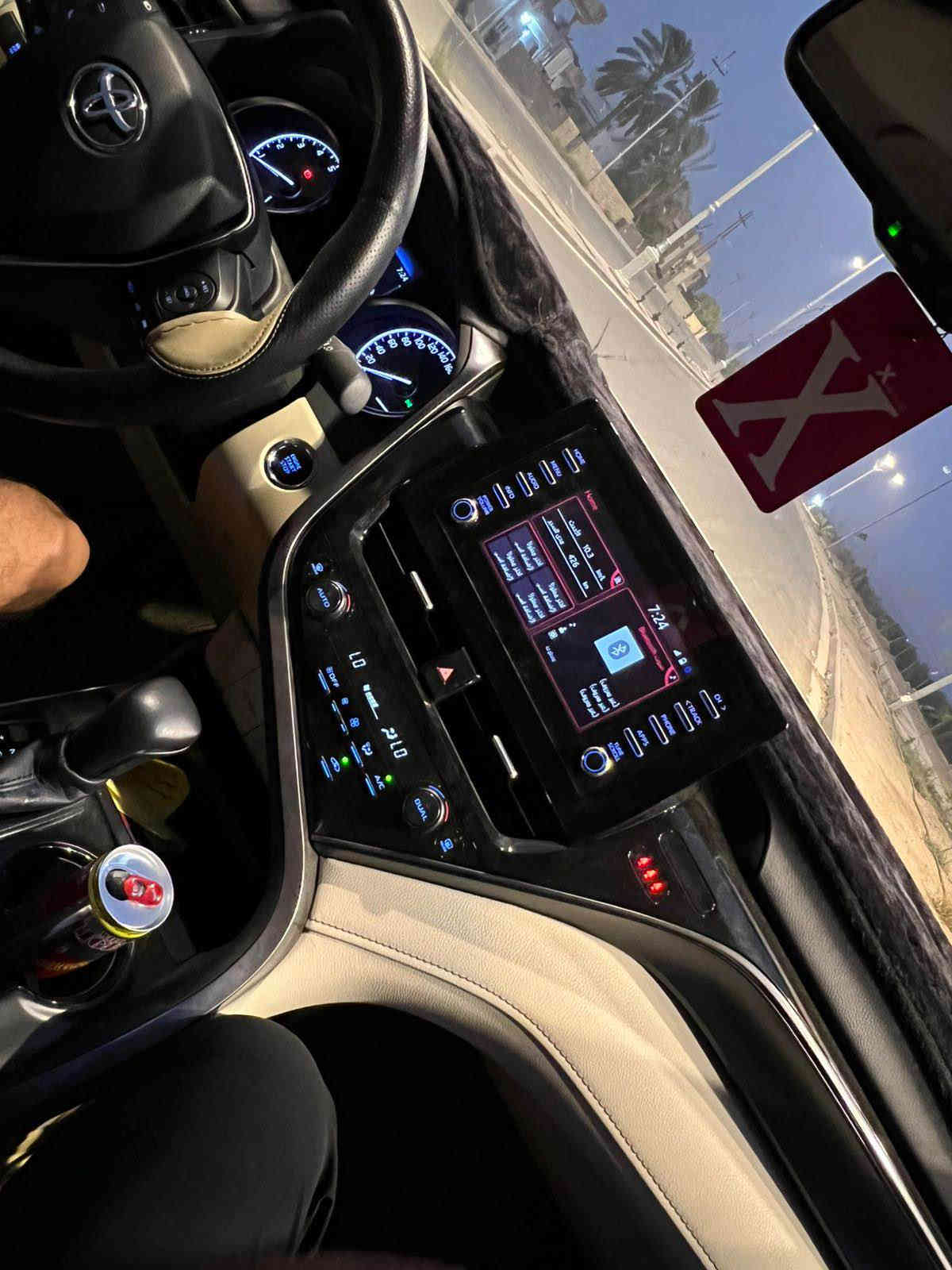 تويوتا كامري 2024 فئة GLE 

الفول بالخليجي وكالة سيد نهرو 

كفالة عامة  

————————————

 خليجي 

السياره زيرو على وضع شركة

ماشية 25  الف  كم 

الموديل 2024

 سعة المحرك 2.5

 حساسات أمامية 

 حساسات خلفية

 لايت زينون + LED

 كشافات 

 سلايد رووف  

 ويل كب 18  

مفتاح التشغيل بصمة 

 شاشة 

 كاميرا دوارة 

الانارة الداخلية LED

المقاعد لون أبيض

  مقعد السائق كهرباء 

مثبت السرعة Cruise

 المودات والأوامر الصوتية

 أوضاع القيادة  Drive Mode 

 حساسات ضغط اطارات 

 قطعتين تبريد

 هاند بريك كهرباء 

‏  ABS

‏ Auto Hold  أوتو هولد

 نظام مانع الانزلاق

 اشارة في المرايا الجانبية قابلة للطي كهرباء 

 مخرج منفذ الطاقة 

وكل غراضها الاصلية مال الشركة موجودة 

 رقم اربيل 

مكان السيارة تكريت 📍

السعر 265 قفل 

رقم الهاتف ✔️

*********** تكريت
