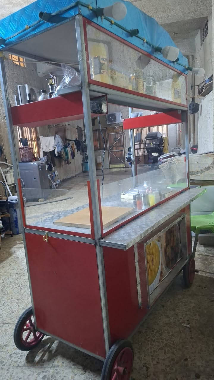 عربانة لبلبي كاملة للبيع 
السلام عليكم 

عربانة لبلبي و باقلاء 

عمل توصاه يعني مو سوكي 

معاها كافة الملحقات الخاصه بالعمل 

السعر ٣٠٠ الف و بيها مجال 

التواصل 

*********** وات ساب 

العنوان.  بغداد حي الجهاد المخابرات
