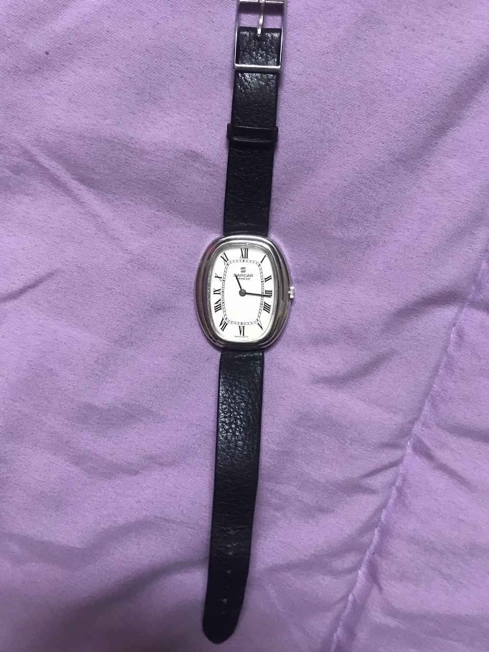 ساعة ساركار سويسري سنة 1960 تكويك بدون تصليح وكل اجزائها أصلية بسعر 750 الف م /   ***********  واتس اب ، بغداد الرصافة ..

