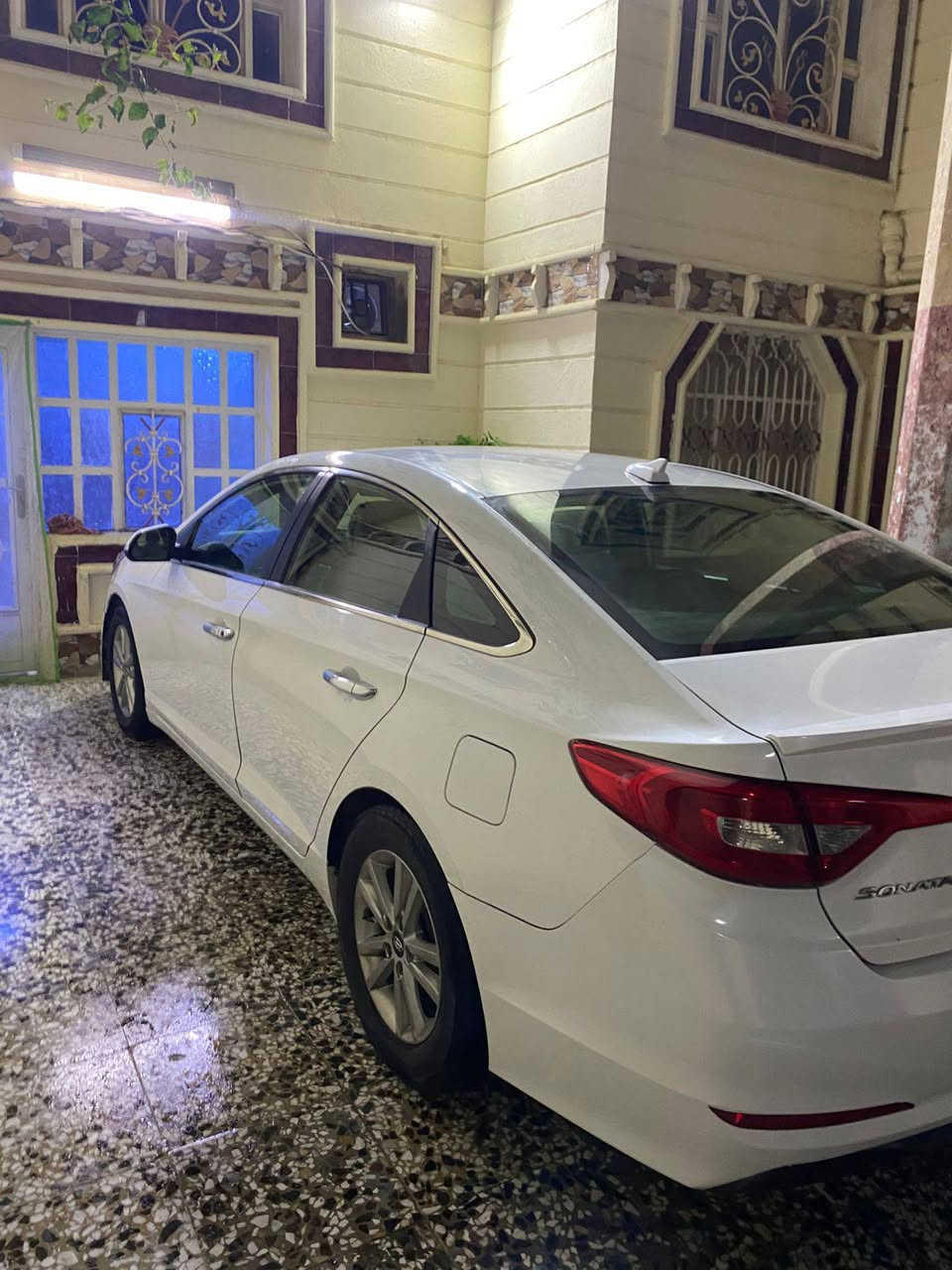 السلام عليكم 
سوناتا 2015 وارد امريكي للبيع للبيع. 
مكينه GDi 2400 حقن مباشر 
ضررها جاملغ وبنيد فقط. 
السعر: 120 ورقه وبيه مجال. 
للأستفاء الاتصال على الرقم: 
‏‪***********‬‏
