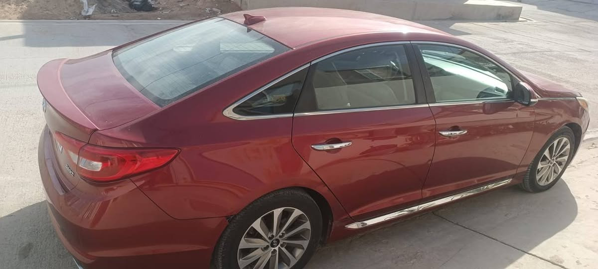 السلام عليكم
سوناته موديل 2016 
لون أحمر ماروني 
وارد امريكي
فئة (سبورت)
موصفات عدا الفتحه
تخم تاير جديد
ويل كب كروم
دبل كزوز
تحكمات جهتين ستيرن
تبريد قطعتين شرط الفول
3 انظمة قياده
دواخل جلد ابيض
تدفئة كشنات
كرسي كهربائي 
سياره ليبل واحد كله
رقم بغداد دولي هزه سنويه كله جديد 
سياره شرط لتحويل
محرك 2400
لسعر 127 
رقم تليفون ☎️ ***********
