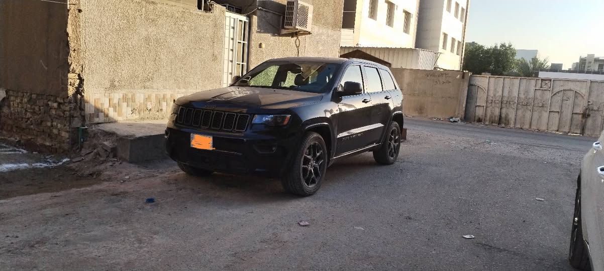 السلام عليكم  جيب ٢١ وارد بيها ست قطع صبغ نص احزام صبغ   بأسمي ثاني يوم تحويل ماشي ٤٤ميل فقط  كير محرك لغود شاصي ايرباكات دواخل  كلهم مكفولات سياره رادار السياره جاهزه بيها فقط نقص حساس الدعاميه الاماميه جهت السايق عنواني بغداد البلديات ***********
السعر ٢٣٠
