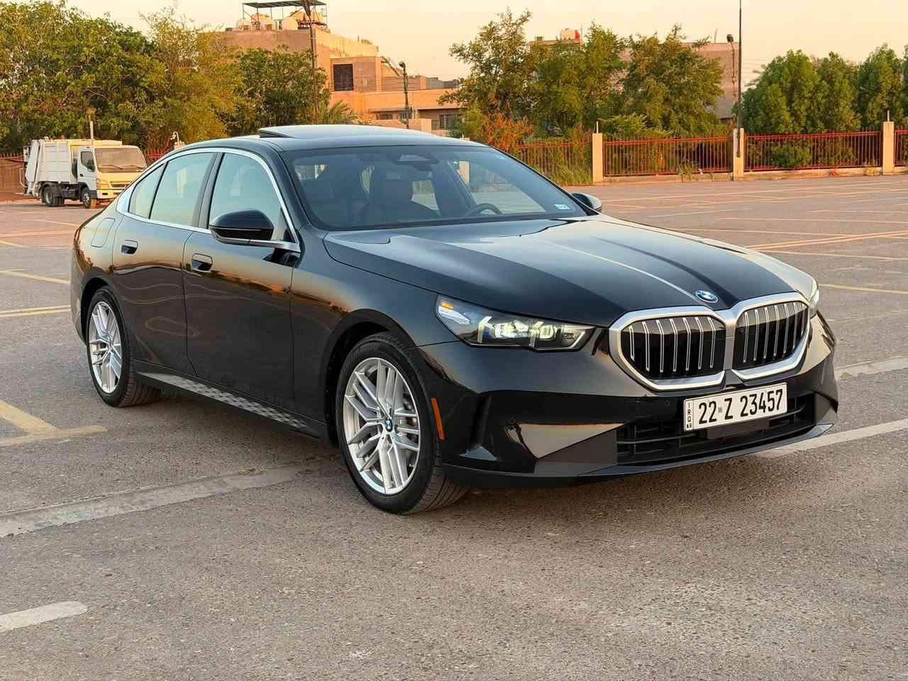 للبيع | BMW 530i رقم اربيل باسمي موديل 2025 🇺🇸 فوول نظافة على وضع الشركة ومكفولة كفالة عامة 
.  مغلفة ppf بضمان 10 ( سنوات )
• وارد أمريكي – Clean Title• ⁠
. عداد المسافه ( 24 ) الف مايل
• اللون: أسود
• فول مواصفات
• محرك 2.0 Turbo Mild Hybrid
• كير أوتوماتيك 8 سرعات
• شاشة Curved Display الكبيرة
• Navigation
• Apple CarPlay و Android Auto لاسلكي
• تشغيل بصمة ودخول ذكي (Keyless Entry & Start)داتا شو
• فتحة سقف
• مقاعد جلد كهربائية مع ذاكرة
• 5 كاميرات وحساسات أمامية وخلفية 360 درجة
• مثبت سرعة
• تحذير النقطة العمياء
• المحافظة على المسار
• نظام الكبح التلقائي والتحذير من الاصطدام
• إضاءة داخلية Ambient Lighting
• صندوق خلفي كهربائي
• نظام صوت فاخر
السعر (47500) دولار وبيه مجال بسيط للاستفسار الاتصال على الرقم ( *********** )
مكان السيارة بغداد حي الجامعة
