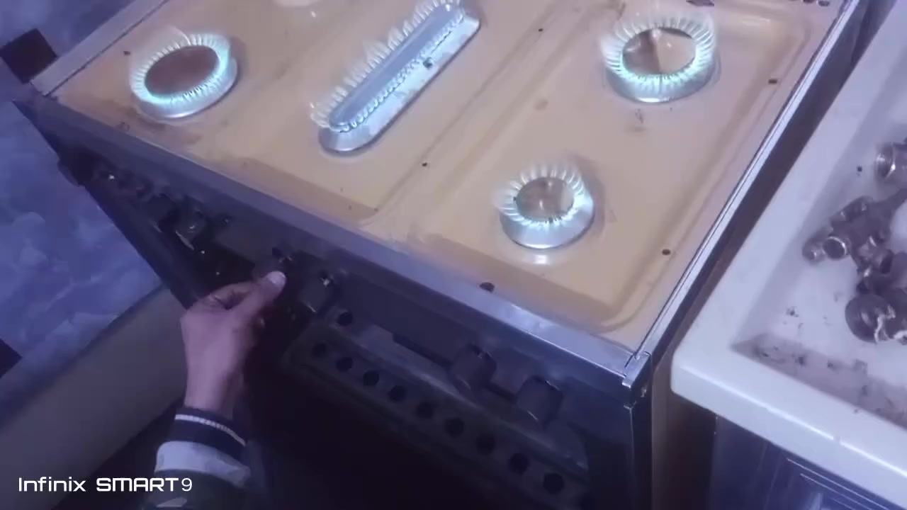 السلام عليكم ورشه ابو شهد صيانه طباخات الغازيه صيانه موقعيه نتصل وتدلل واتساب ***********
