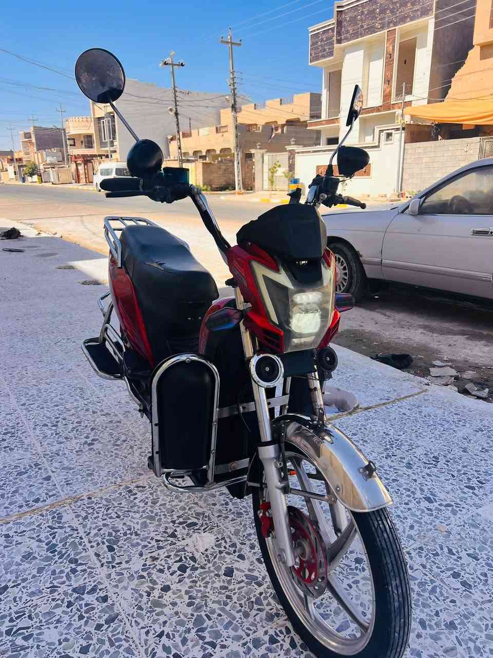 هارلي الاخوين 
نضافه فول الفول 
بطاريات ع الفحص 
جهاز نذار مانع السرقه 
السعر 400 وبي مجال 
***********
‭***********
