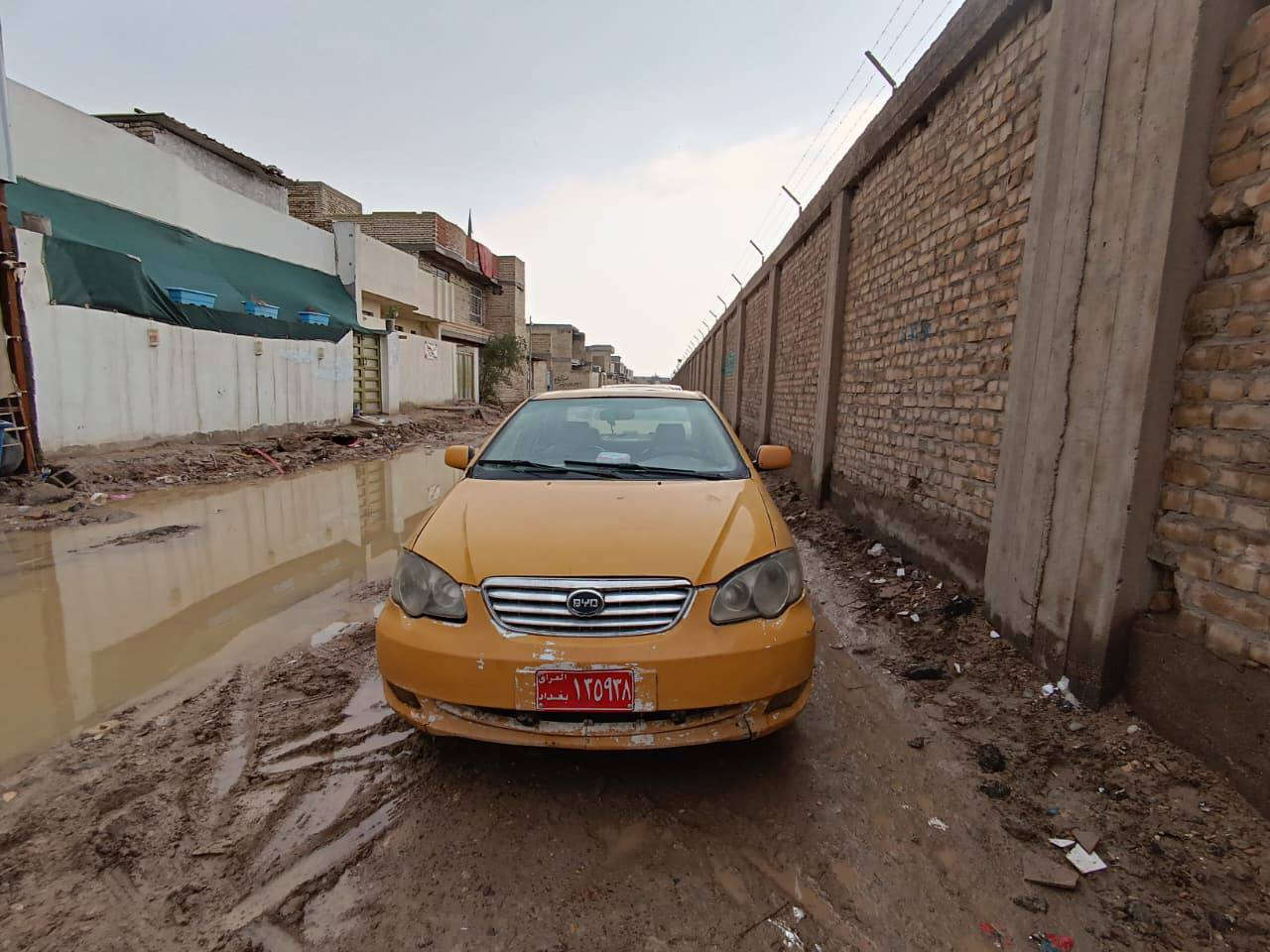 السلام عليكم 
بي واي دي 2011 
السياره شغاله جاهزه كبل الشارع 
السياره ماندل راعيها كوم حديد اتعهد سرقه وعشاير
السعر 18 
مكان السياره بغداد الشعب 
***********
