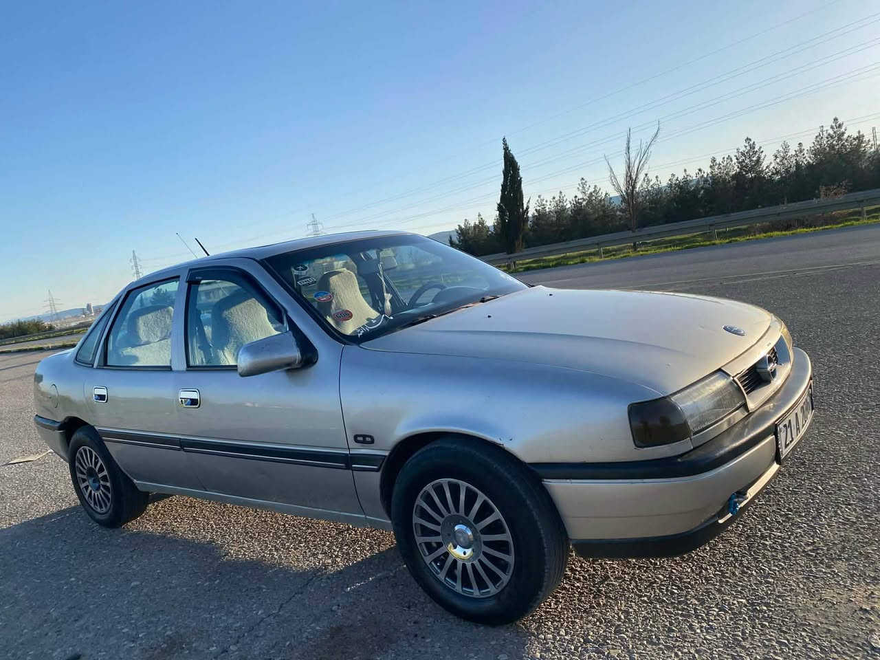 بؤفرؤشتن opel victra١٩٩٠رةقةم سليماني سةنةوي وژينگةي تازةية تا٢٠٣٠جوارتايةي تازةي لةژيرة مةكينة٢٠گيرومةكينةو تةحويل ووةكالةي بةشةرت  تةقةورةقةي بةشةرت دةبلي تازةية جواربةرةدةرگاي لؤك داشبولي رةقةم يةكة بةردي سالؤنساي تياية مالي دؤستة هيج دةعمي نية قةترة خايسي نية هةموي بةشةرتي فيتةر ماشاءالله زؤرپاكة هيج حةزيةت نةدراوة سةيارةكةسةرو ژيري يةك لةيةك پاكترة هيج ليدراويكي پيوةنية بةشةرتي اوةي يةك قةترة خايساتي نةبيت abs سلايتة مةزبوت يشةكات شاشة ايپاد  سةيارةكة لؤكة رو بةروي لةوينةكات جوانترة سحريشي ٣٩گلاو مةجاليكي برايانة 
شوين پيرةمةگرون
***********
ادميني ❤️ السليمانية, العراق
