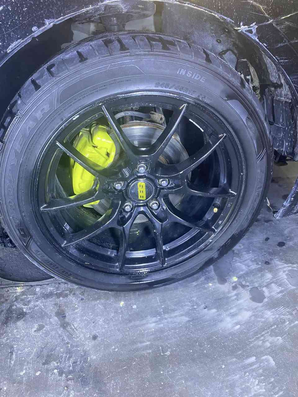 تخم جديد هوة والتاير حجم ١٧ رياضي.  مراوس برياضي غير شكل   ٥ استد


**إذا كنت صاحب هذا الإعلان وتريد حذفه لأي سبب، رجاءا أرسل رسالة إلى الدعم الفني**