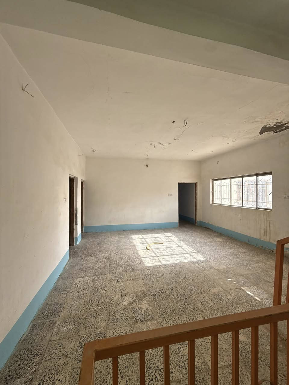 #دار_للايـــجــــار يصلح شركة او روضه او مؤسسه في ام الخيل مقابيل دائرة النزاهة مساحة 350 متر
يحتوي ع 7 غرف نوم وصالات عدد 2 وبراني ومطبخ حار وبارد وطارمة وسطح وصحيات عدد 4 …
—————————
#نستقبل_جميع_عروضكم
———————————————————
🔺#للاستفسار الاتصال ع الرقم التالي 
*********** 📲  
—————————————————————
او زيارة مكتبنا متواجدين 11 صباحاً إلى 8 مساء 
🔺مكتب دره المشرق للاستثمار والتطوير العقاري 
🔺العنوان:-حي الجزائر الشارع العام قرب مأكولات تشرين
