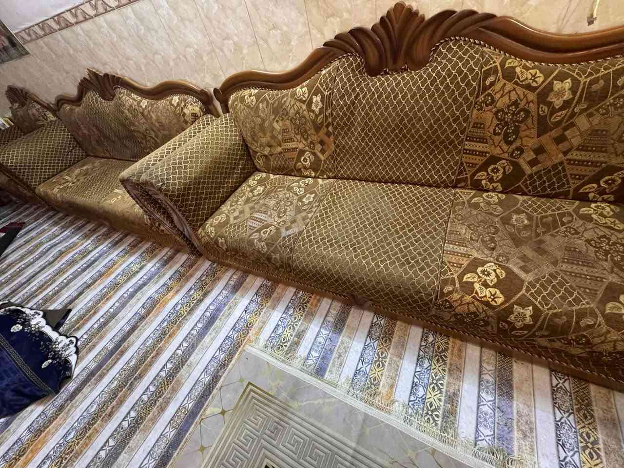 2تخم نضيف جدا وسعر مناسب
2 قنفه حجم جبير
و4 كرسي
للاستفسار ***********
سعر 275 وبي مجال
والتخم ثاني 2قنفه جبير
وقنفه وسط وكراسي والسعر 275 وبي مجال
