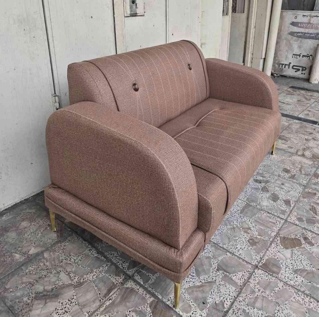 �✨ يُقدَّم من معمل بيت خشبي ✨
🛋️ تخم كامل – عشر مقاعد 🛋️

🔹 المواصفات:
• كبيرتان + كرسيين + وصطيه
• خشب جام روسي متين
• بلوك أسود مقعد 💪🏼
• قماش ضد الأتربة (قذيفة تركي 🇹🇷)
• سفنج ضغط عالي – درجة أولى                                                                                     سعر ٥٠٠ الف                                                               📍 الموقع: بياع – شارع عشرين – مقابل مصرف الرشيد
📞 ***********
🚚 تتوفر خدمة توصيل داخل بغداد

📌ملاحضه مو جاد  ليجي يتعامل يطي مواعيد كاذبه   🌹
