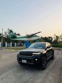 جيب كراند شيروكي اوفرلاند الموديل : 2023 المحرك:V6, 3.6L. العداد: 19 ا...