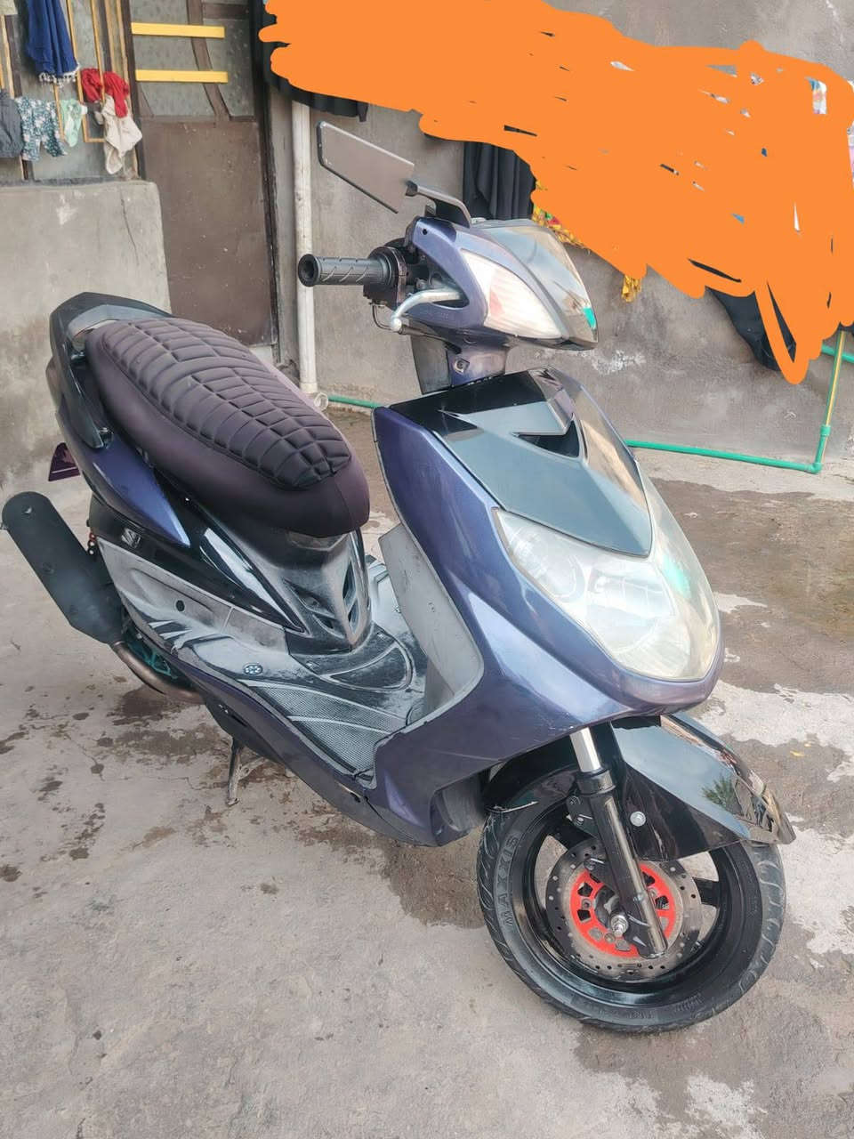 سكنس فحل نوزل خطين كفاله عامه برغي ممفتوح بل محرك بيها تزويد رياضي شلعه ومعدل
كلجات 
هاوزن
شيال
عضمه 
قاعده
شوته
صالنصه
قبق بانزين
سلف
قطره
ملقط بريك
سعرها 700الف وبيها مجال قليل الشراي يتصل ***********
