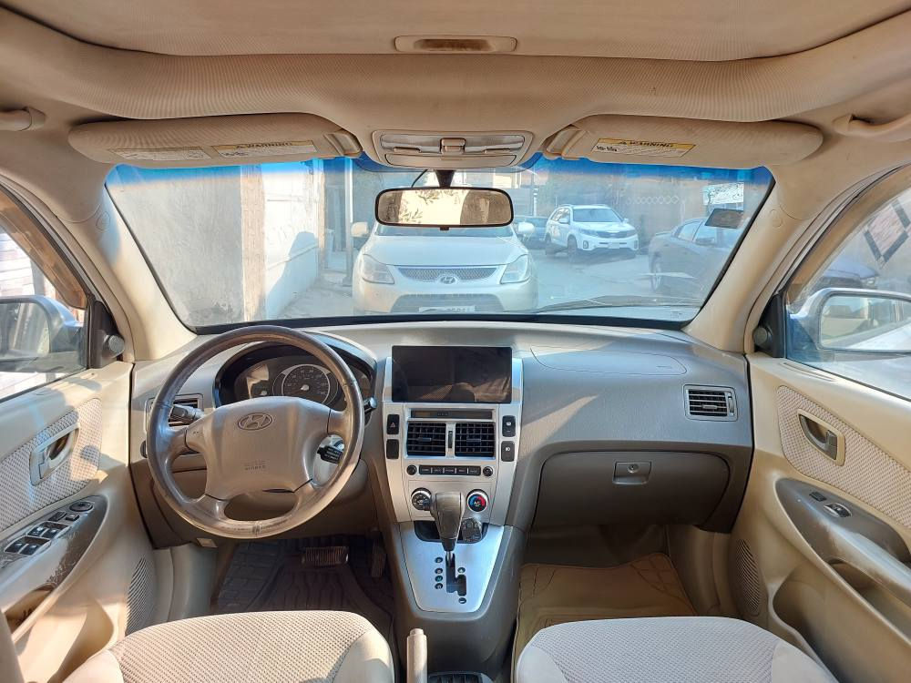 السلام عليكم للبيع او مراوس هونداي توسان موديل ٢٠٠٧ وارد خليجي مكفوله بدون صبغ عدا البلاستك محرك ٢٧٠٠ يعني ٦سلندر تدفئة وتبريد كهربائيات كلهه تشتغل سلايد روف شاشه تاب كاميرا صدر امامي وخلفي ممتاز تخم تاير جديد سياره جاهزه داخلها نظيف جدا مكانها بغداد الدوره ابو دشير هاتف *********** سعرها ١١٥ وبيها مجال ان شاء الله تعالى بغداد, العراق
