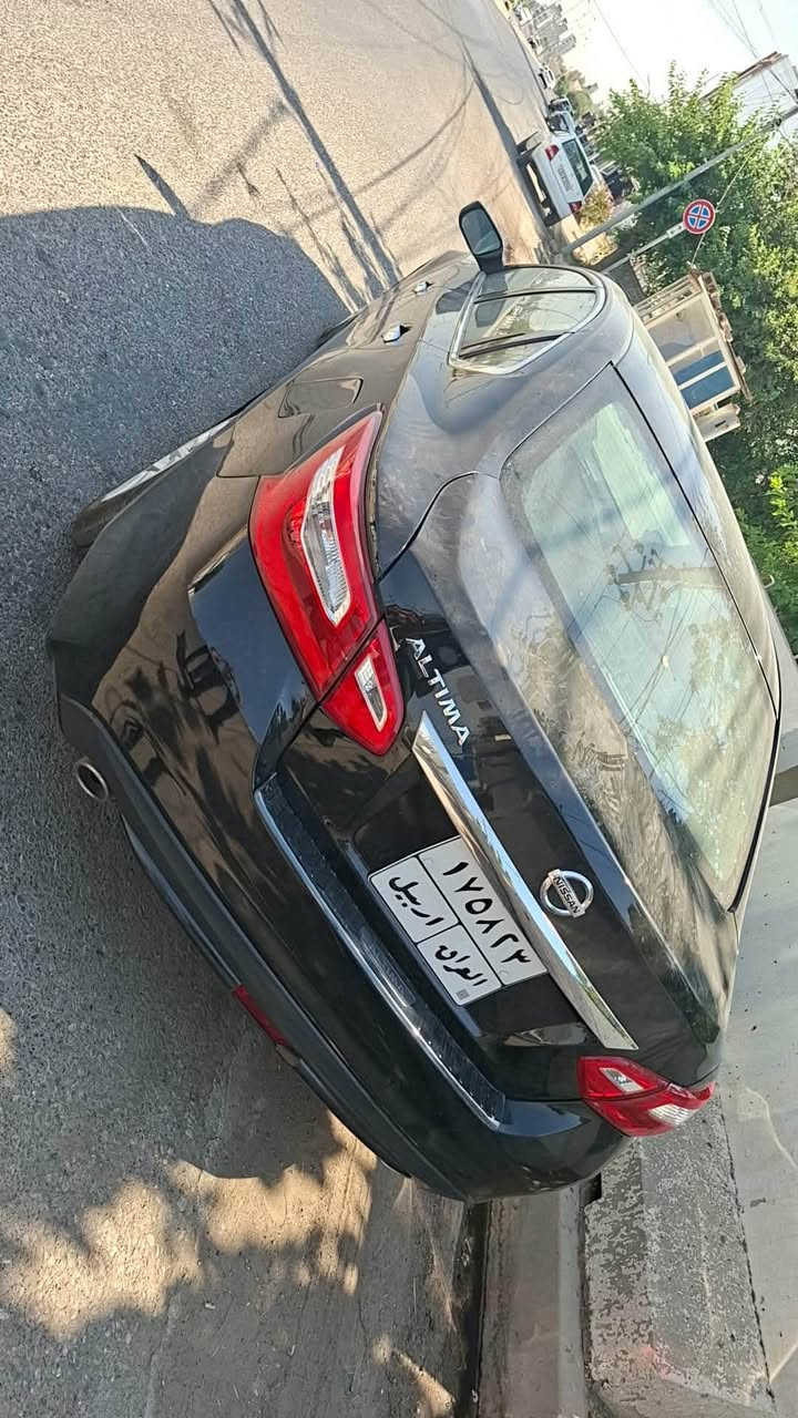 Altima 2017 S 
.
***********

ئاڵتیما مۆدیل ٢٠١٧مواسەفات S .
یەک چامرغی پشتەوە سبوغە بێ ناوگرتن و بێ ئێرباگ .

٤٨ میل ڕۆیشتیە .
گێڕ و مەکینە تەبرید بەشەرت .
سعری $١١٥ وەرەقە و کەمەک مەجال .
*********** أربيل, العراق
