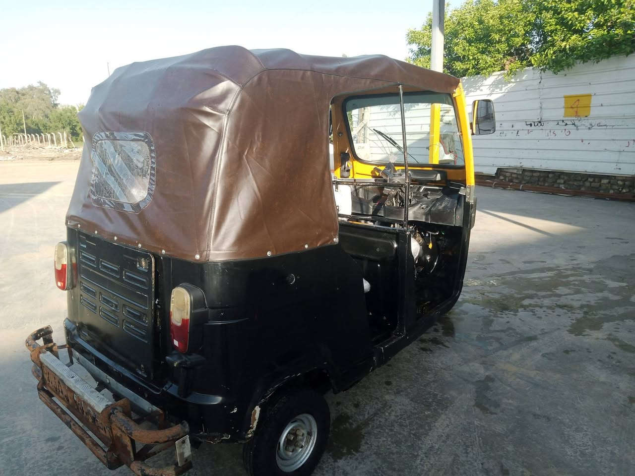 السلام عليكم شباب بس اقري تفاصيل اولا
تكتك تي في اس اوراق للبيع طالعه من مزاد وبيه امر قضائي موديل 18 تكتك كامله معمرة ماناقصه شيء كهربائيات شغاله قمجيات جدد وشوفت عينك التكتك مكاني ابو غريب 
قرب جسر الزيتون السعر مليونين ونص وبيه مجال للطيبين والاتصال ع الارقام
***********
***********
وجادم للطيبين شراي اتصل وابشر
