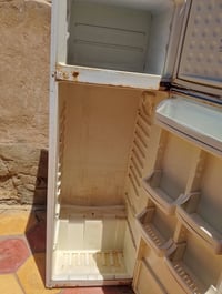 ثلاجه • حجم كبير • معوزه غاز