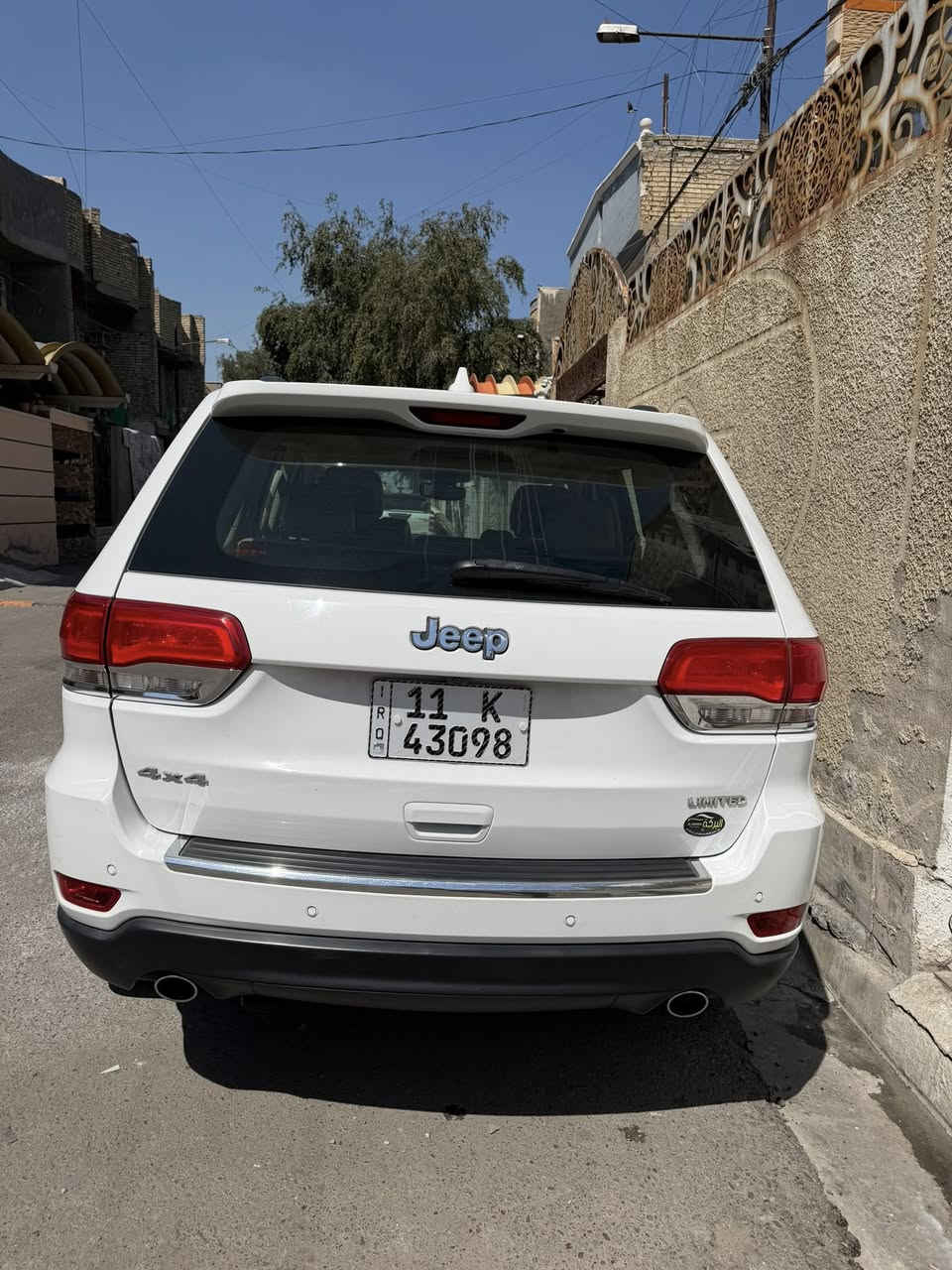 السلام عليكم جيب 2017  خليجي لمتد بلاص  1/1 مكفوله شرط  بسمي تحويل مباشر حلوه بشكل عنواني بغداد ماشي 132 
***********
