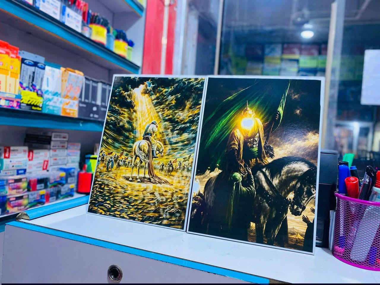 إهداء ثواب زيارة عاشوراء إلى روح المرحوم/ة، 
مع إمكانية اضافه(( صوره واسم المرحوم)) 
توصيل مجاني لجميع المحافظات 🚕 
قياس 21*15سم 
50 قطعه  ب 15 الف . 
100 قطعه ب 25 الف
 علما الورق المستخدم زيتي  180 gm
للطلب والاستفسار راسل وتساب 
***********
