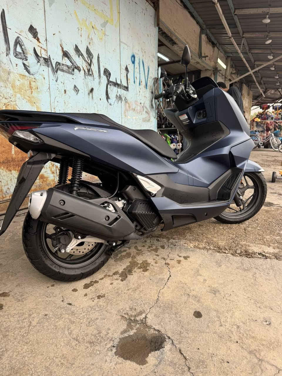 سلام عليكم
Pcx2025
جيل 5
لون مميز 
بصمه عدد2
مفتاح طوارء عدد 2
كود بصمه عدد2
غير مستخدمه —-زيروو—
يابني 100/100
مكان الدراجه كاظميه معارض جكوك
لتواصل ***********
