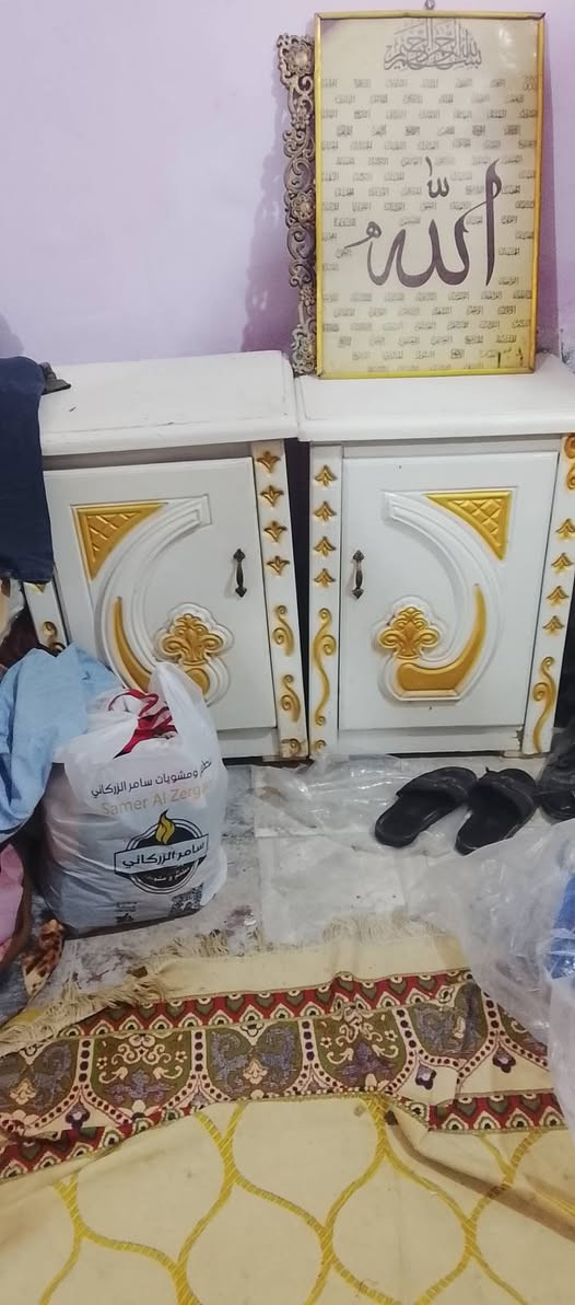 غرفه نوم مع دوشك للبيع  عوزه بس مرايه سعر 250وبيه مجال لشراي


**إذا كنت صاحب هذا الإعلان وتريد حذفه لأي سبب، رجاءا أرسل رسالة إلى الدعم الفني**