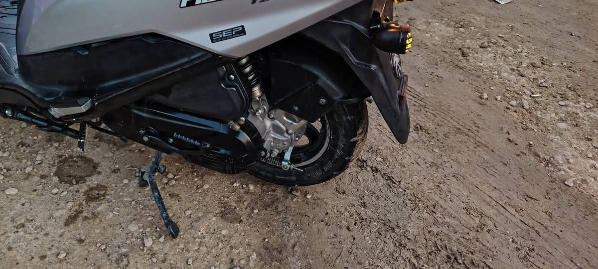 سلام عليكم مرخصة الادمن  دراجة سازوكي ادرس نوزل السرعة ١٢٠باقي تفاصيل اتصل وبخدمتك هاذا رقمي***********بغداد الرصافة
