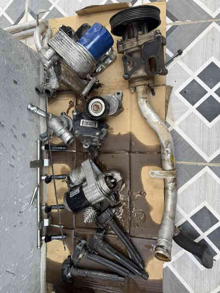 ادوات محرك ٢٤٠٠جيب بزون موديل ٢٠١٨مال كصة مكاني بالحلة قيم واخذهن ***********
