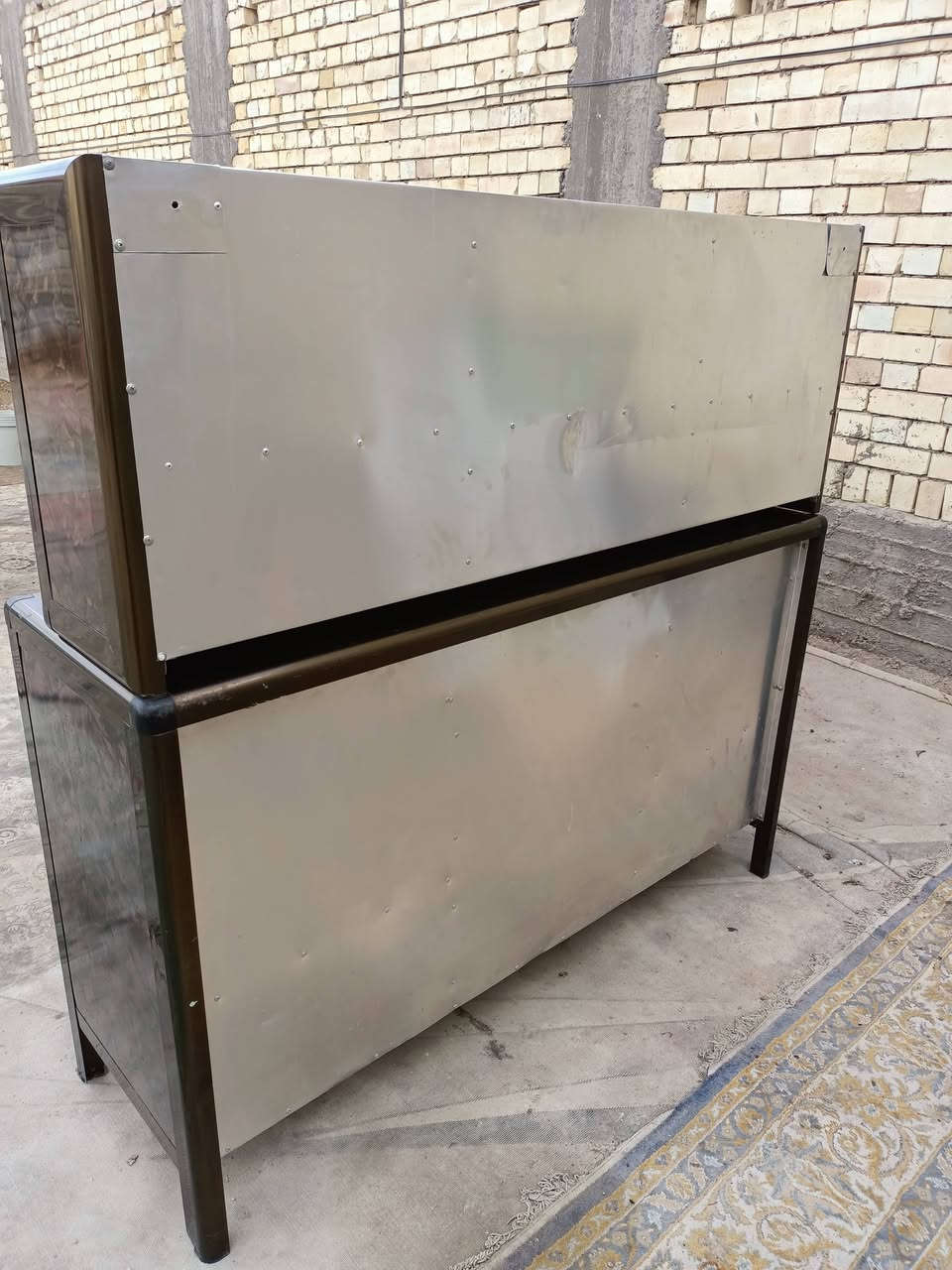 سلام عليكم كاونتر تفصال جديد المنيوم داخل وخارج للبيع مكاني بغداد حي اور سبع قصور شارع ابو علي موجود توصيل ***********
