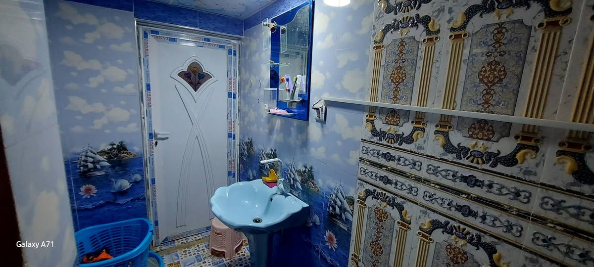 بيت زراعي بيع مستعجل قرب الغتسل العميه قريب جدا على الشارع العام مساحه ٢٥٠ متر رقم صاحب الدار ***********
