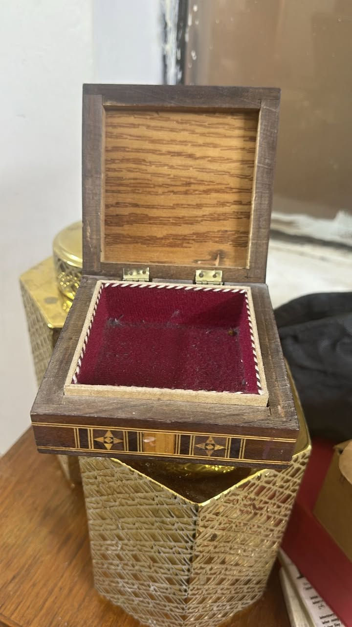 اغراض للبيع الي يفيده يفوت خاص ويدلل


**إذا كنت صاحب هذا الإعلان وتريد حذفه لأي سبب، رجاءا أرسل رسالة إلى الدعم الفني**