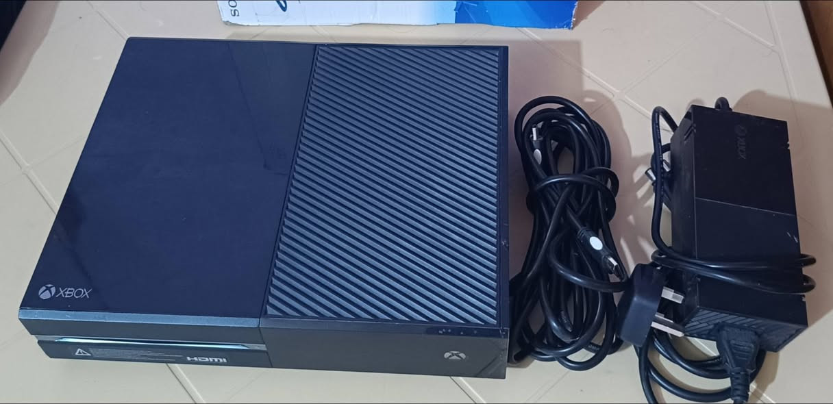 اكس بوكس وان فات للبيع كل غراضة ويا و ويا كيبل HDMI طويل اكثر من 5 مترات و جويستك عطلانه
انته تصلحهة او تجيب جديدة
السعر 90 الف و بي مجال شوي
مكاني نجف 
7867659636
