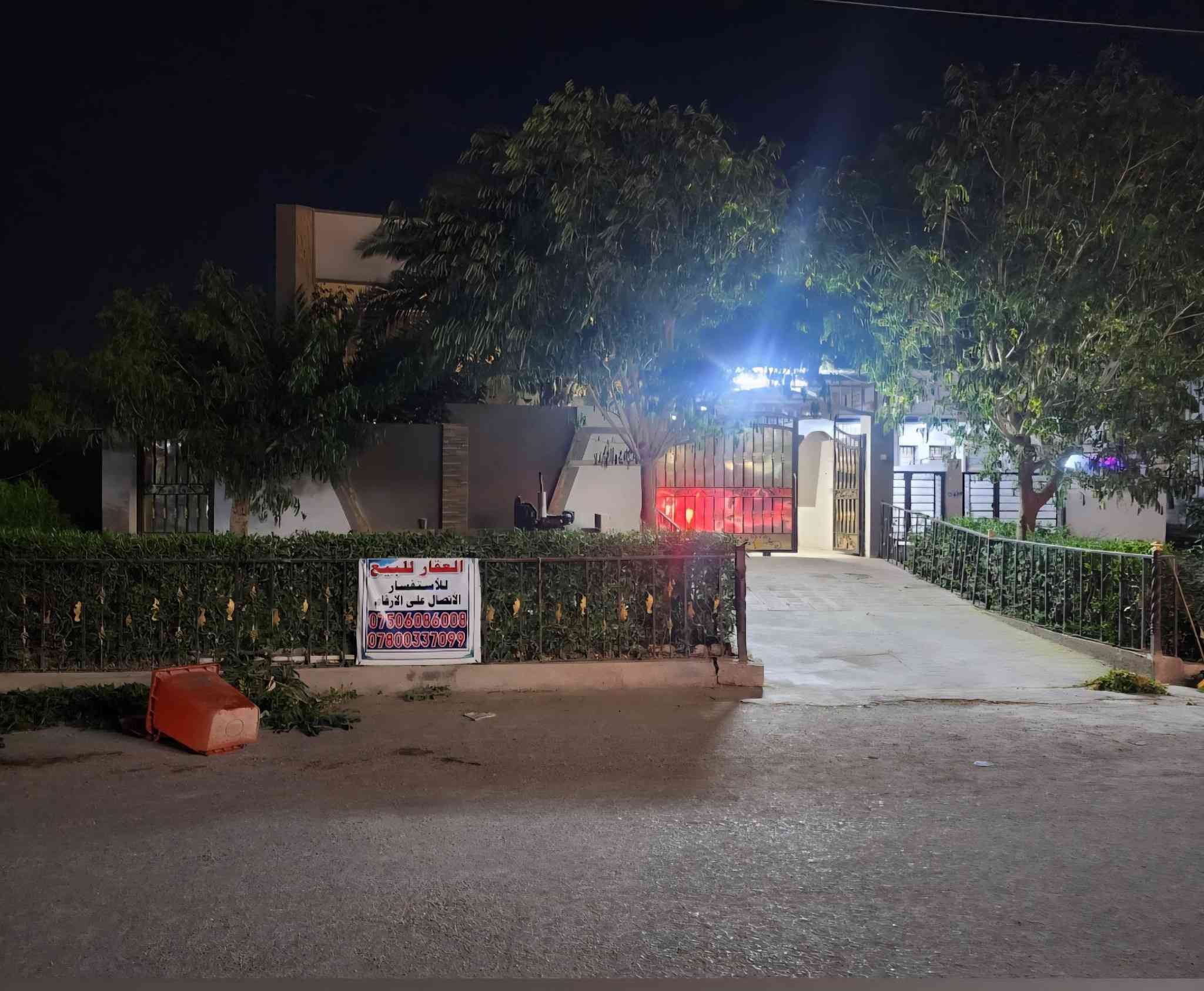 بيت للبيع ....شارع ٢٠....تجاري .
شارع جامع السلام ونادي ذوي الاحتياجات الخاصه ...والمستشفى الاهلي الجديد...
الشهداء منطقة ١٦....٢٥٠ متر واقع حال ٤٠٠...
فول مرمر الطابقين والمماشي والكراج ٥ غرف نوم ..٣ مجاميع صحيه صاله واستقبال كلش كبيره ومرتبه نظام خليجي..
السعر ٣٧٥ مجال بسيط ...
الاتصال.......
***********.......***********....ابو مصطفى...
