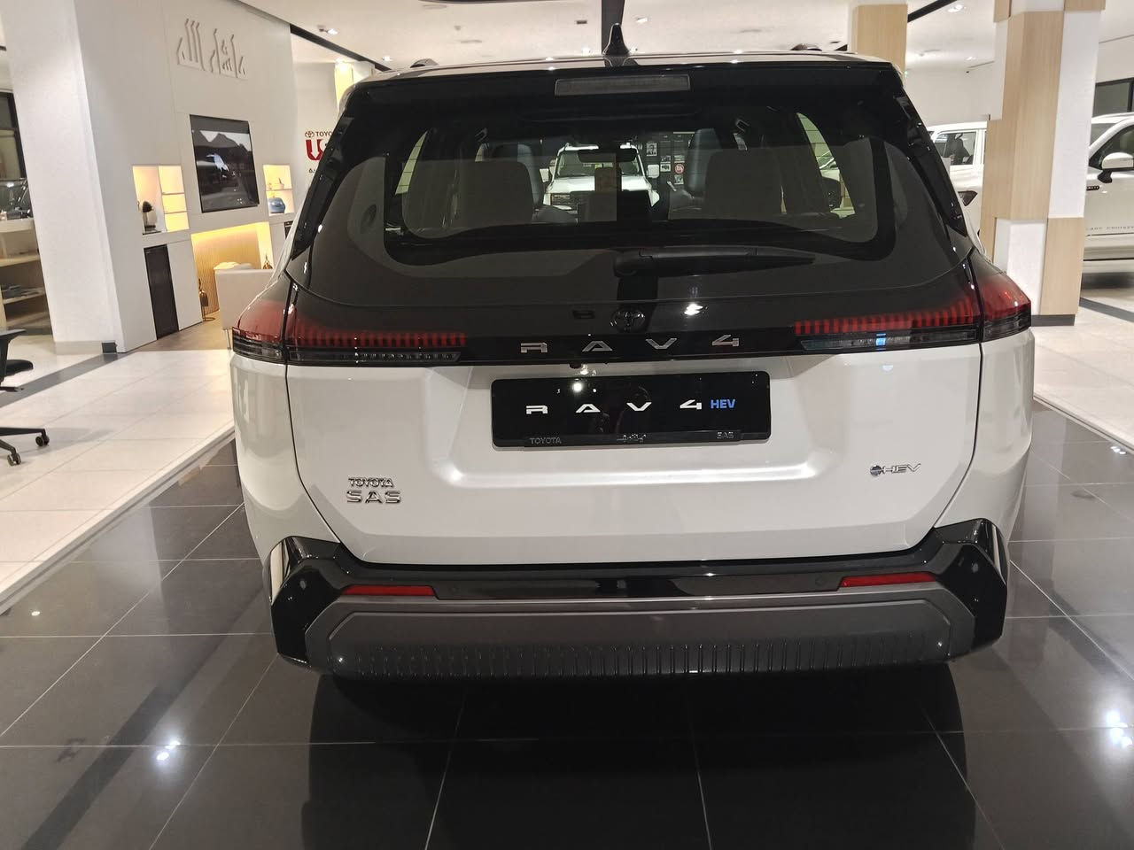 منشور للاطلاع انا اعمل في وكالة ساس 
RAV2026
تتوفر ب 9 فئات 
3 بنزين بمحرك 2000
6 هايبرد بمحرك 2500
كل الانواع بكير CVT
السياره حاليا مجرد للعرض في هذي المرحله تتوفر للحجز في الشهر القادم 
للحجز . الاستفسار زيارة موقع الشركة تيوتا ساس فرع السيدية او الاتصال ***********
