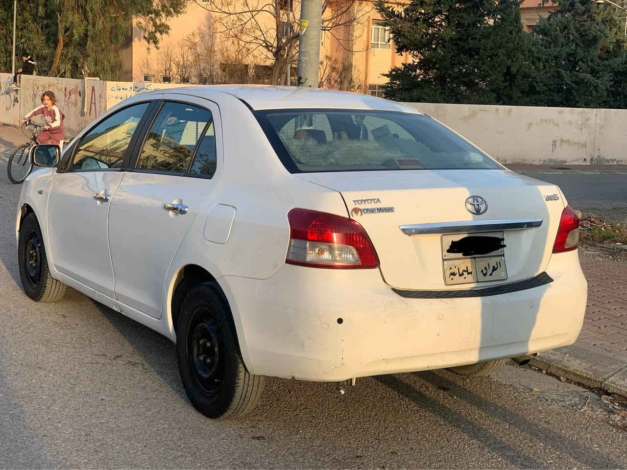 باسم الله الرحمن الرحيم 

***********
تۆیۆتا یارس 2008 گێر عادی مەکینە گەورە
حیزام بۆیاخە بەعام ئەیفرۆشم
سەنەوی بەسەرچووە
تەحویل و غرامە بەشەرت
هیچ مەسرەفێکی تێدانیە 
تاقم پێشی تازە داگیراوە هەمو شتێکی بەشەرت 

گێڕو مەکینە بەشەرت
مەکینەی تازە گۆڕاوە لۆکە
هیچ کێشەیەکی تێدا نییە 

سعر ٦٢ گەڵاو مەجال

ژمارەی خاوەنەکەی 
***********
شوێن چەمچماڵ
سەیارەکە هی من نیە تەلەفۆن بۆ خاوەنەکەی بکە شمشمل, السليمانية
