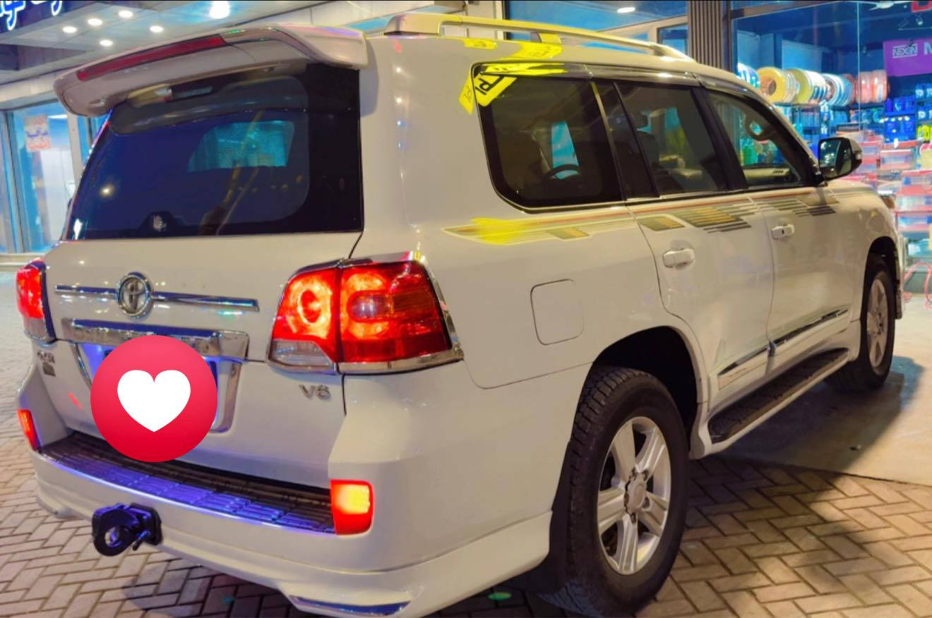 السلام عليكم ورحمة الله وبركاته

للبيع – تويوتا لاندكروزر GXR
📌 موديل: 2014 
📌الرقم أربيل    السيارة باسمي شخصياً

🔧 المواصفات:
 • المحرك: V6
 • الكير: أوتوماتك
 • الدفع: رباعي 4WD
 • بصمة تشغيل
 • ثلاجة
 • تبريد قطعتين
 • شاشة
 • كاميرا
 • مانع انزلاق
 • إشارات بالمرايا
 • فتحة سقف 

 
 🔸 السيارة كلش نظيفة وما بيها أي نقص 
 🔸خالية من العيوب
 
 🔸 مكفولة من الضربة لكن قطعتين صبغ بسبب رفع السبير التعليك الخلفي  

#بغداد - صليخ 600
 
📞 للاستفسار:
***********
