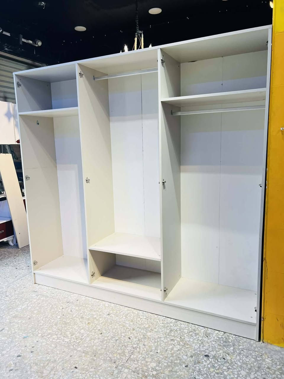 غرفة نوم مستعملة🇹🇷
موديله حديث 💥
 نضافة90 ٪💯
عدد القطع / 5 
نضام / أبواب 💢 
سعرها / 475 قفل 💸
شد ونقل داخل بغداد مجاني🚛
يوجود توصيل محافضات 🚛


**إذا كنت صاحب هذا الإعلان وتريد حذفه لأي سبب، رجاءا أرسل رسالة إلى الدعم الفني**