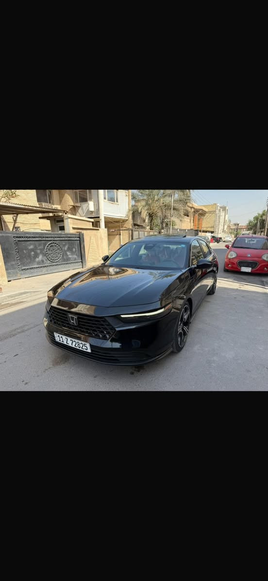 السلام عليكم هوندا اكورد للبيع 2024 رقم بغداد
فئه سبورت حادث بنيد فقط صور الحادث بل منشور 
شاشه 
فتحه 
تشغيل عن بعد 
ماشيه 47الف كيلو حقيقي 
السعر 185 وبيها مجال 
العنوان بغداد الغزاليه 
للاستفسار 
***********
