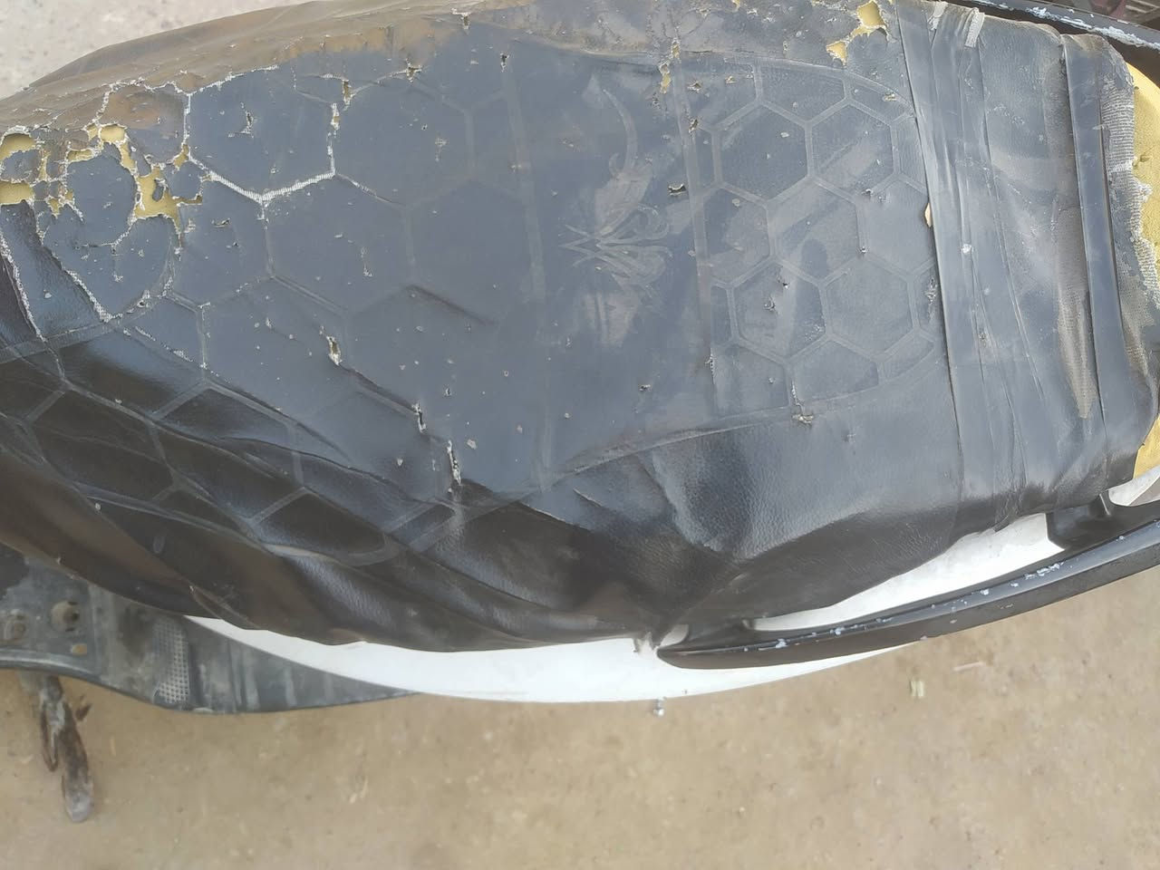 مرخصت لادمن المحترم دراجه سكنس نثية شغاله هندر ابيعلك هل الموجود كوم حديد  الك يمي أصولي فقط
مكاني بغداد الحرية شارع 30 السعر
 (250) ألف


**إذا كنت صاحب هذا الإعلان وتريد حذفه لأي سبب، رجاءا أرسل رسالة إلى الدعم الفني**