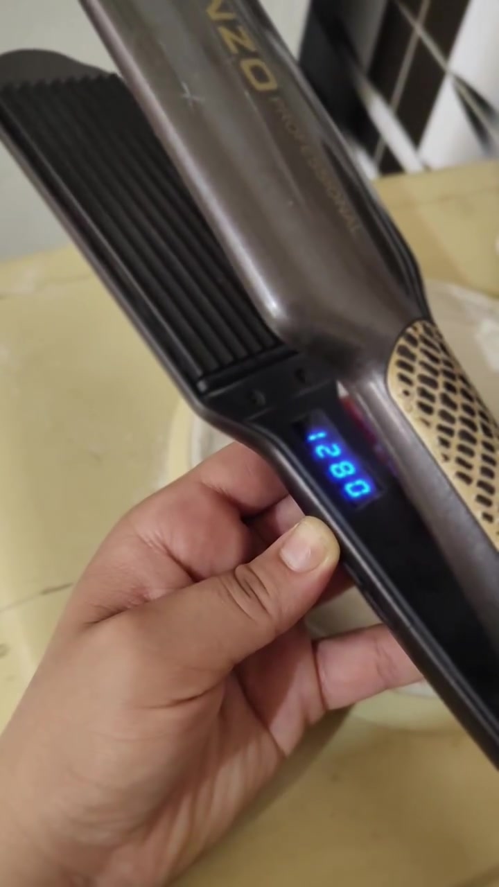 سلام عليكم جهازين بخار استخدام قليل اثنيهن ب100 كاوية كبس استخدام مرة واحدة وشوفو درجاتها سعر 20 دبات اوكسجين تركيز 20 وتركيز 30 استخدام فقط مرة كل دبة حتئ بعدهن ثكال سعرهن اثنيهن 20  جهاز تاتو استخدام قليل اريد ب80 جهاز تقشير كاربوني ولا مرة مستخدم اريدة هوة ومادة مالتة ب100 اليريدهن يدخل خااص


**إذا كنت صاحب هذا الإعلان وتريد حذفه لأي سبب، رجاءا أرسل رسالة إلى الدعم الفني**