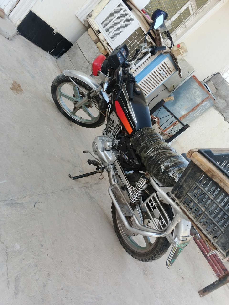 سلام عليكم دراجه سيفان للبيع موديل 20سلف  هندر كله شغال بدون اوراق سعره 300قفل مكاني بعقوبة تقاطع القدس دور زراعه ***********
