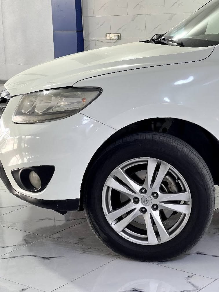 🚘 هونداي سنتافي Hyundai Suntafe 2011

اللون:  أبيض ( white)
✅ الكيلومترات: 300,000 كم قابل للزيادة 
✅ الكير: أوتوماتيك
✅ الوقود: بنزين
✅ نوع الدفع: AWD (دفع رباعي)
🎨 صبغ: 4 قطعة مصبوغة
✅ الحالة: تدشّر زينة، ماكو مشكلة بالمكينة
✅ الشكل الخارجي: نظيف وممسوح زين.
سيارة في معارض دهوك تيرمينال الرقم  55 📍 
*********** واتس اب ديبيس, كركوك
