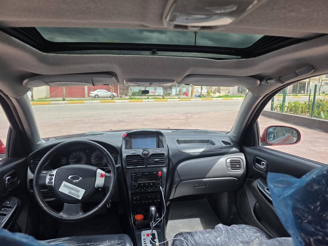 سامسۆنگ 2009
لێزەری دوبەی
قەپات قەپات مواسەفات
سڵایتشاشە کامێرا
حاسەی پێشوو دوا
جڵدو هیتەر
ناڕەشی تەقەڵ سور
ناو دەرەوەی پاکەتی
150 هەزار ڕۆشتوە
سەقفی بەشەرت
پێشوو دوا کەپس
هەموو گیانی ئیش ئەکات

سیعر// 53 گەڵا کۆتای

شوێن// هەڵەبجەی شەهید
***********
***********
