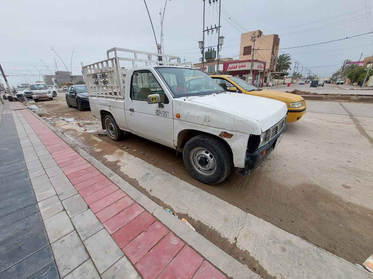 سلام عليكم، سيارة بيكم تك باب موديل92 ،سنوية منتهية ل 2020 
مكان السيارة واسط / قضاء العزيزية ، راعيها أيضا مكانه عزيزية 
السعر 26 ورقة وبيها مجال 
***********
