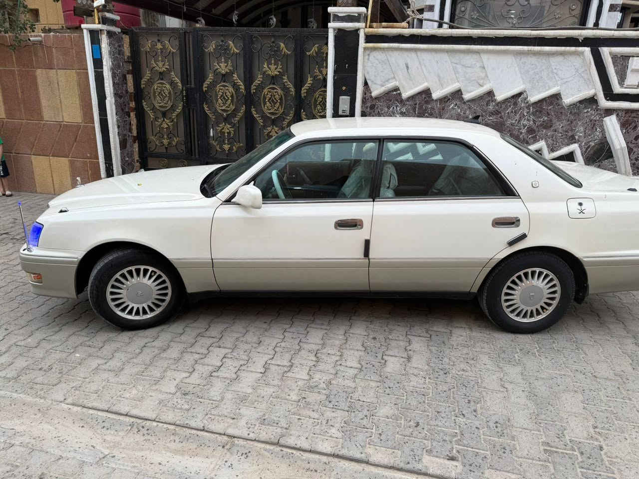 سلام عليكم راس الثور البيع السياره كلش جديده وكفاله من الكص والنقل والسياره رقم بصره 
ثاني يوم تحويل 
تبريد شغال
حداده 100/100
تخم تاير جواهه
مكينه وكير 3000 كفاله عامه كلش جدد
السعر 120 $ وبيهه مجال قليل كلش
*********** انتصال وتساب
