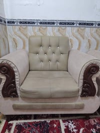 ١٠ مقاعد • نضيف جدا • ما بيه ضرر