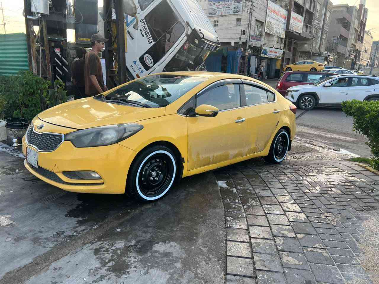 سلام عليكم
سيراتو 13 فول  خليجي
شاشه كار بلي
بصمة 
تحكم ستيرن 
تبريد قطعه 
مكينه GDi١٦٠٠

مكينه كير كفاله 
بيها جاملغ المامي بارد وبارد كد شبر 
 سياره حلوه وجاهزه 
طخم تاير جديد 
سدر وحدادية جدد 

السعر 100 وبيها مجال بسيط العنوان  بغداد /الشعب 
***********
