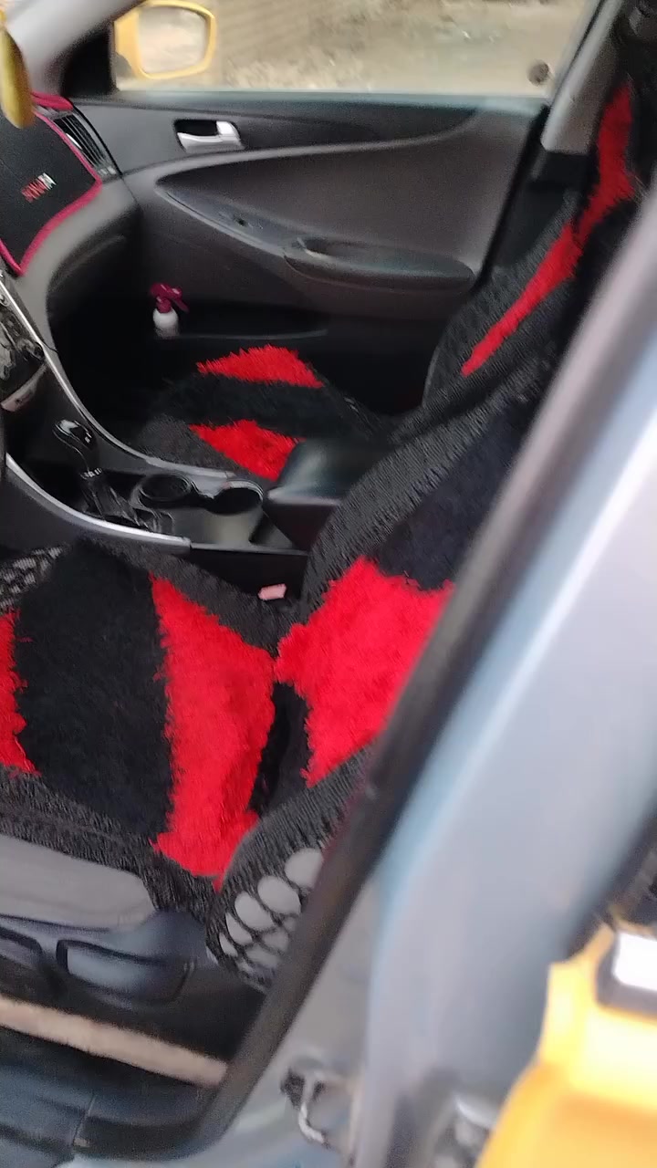 السلام عليكم سوناتا ٢٠١١ رقم انكليزي واسط مكينه 2400 سنويه جديده لغاية 2030 محرك كير تخم تاير هيئة وغرامات مصفره تحكم ستيرن سياره جاهزه للاستفسار الاتصال على الرقم ***********
